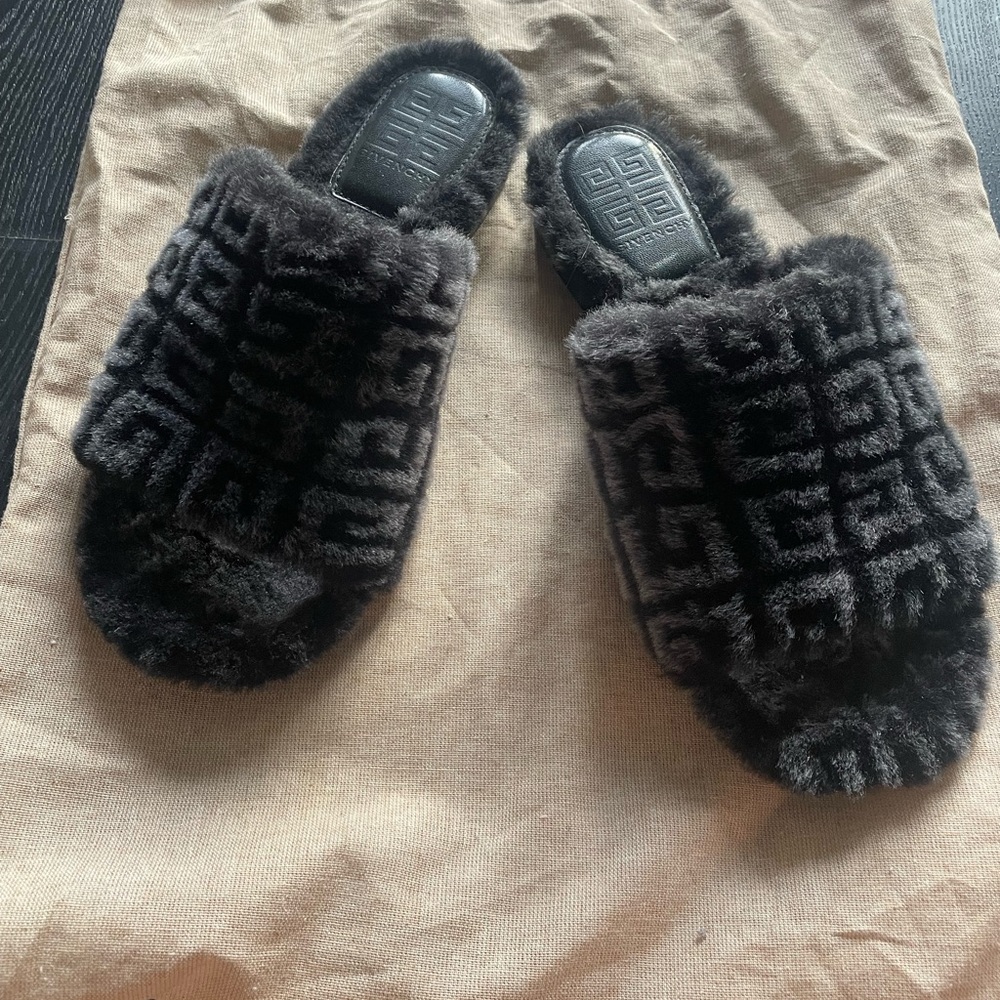 Givenchy Black Logo Printed Fur Slides